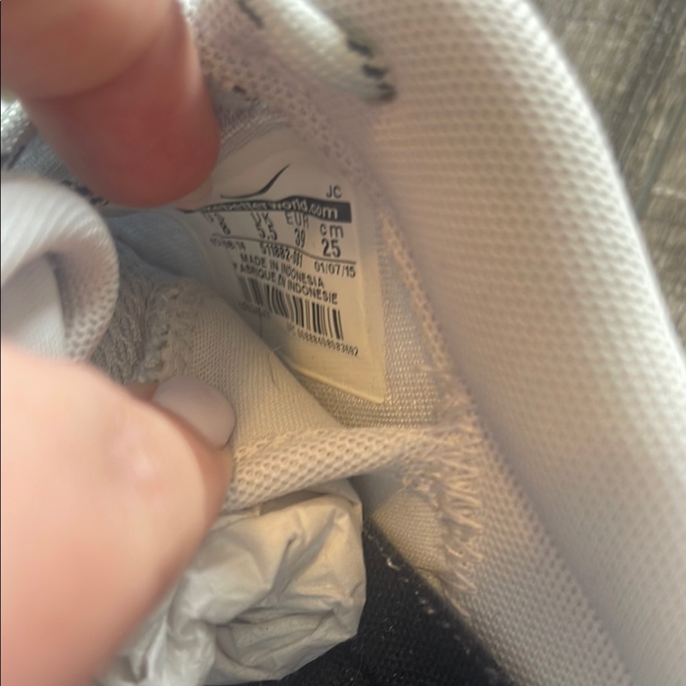NIKE ROSHE RUN PLATINUM - Picture 7 of 7
